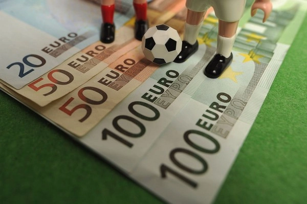 How to Avoid Burning the Account When Betting on Football